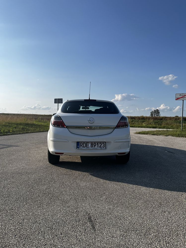 Opel astra h gtc