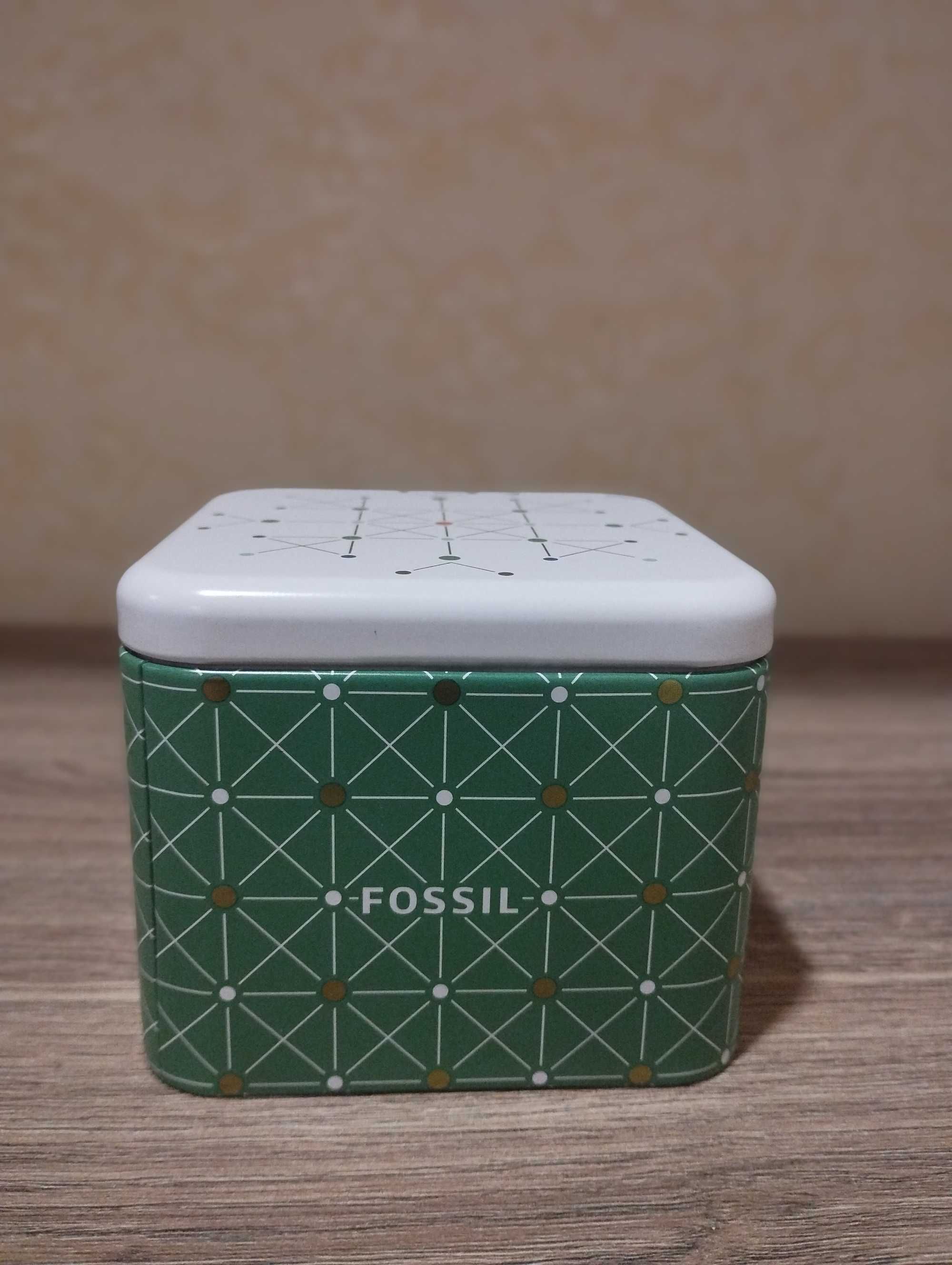 Металлическая коробка от часов FOSSIL