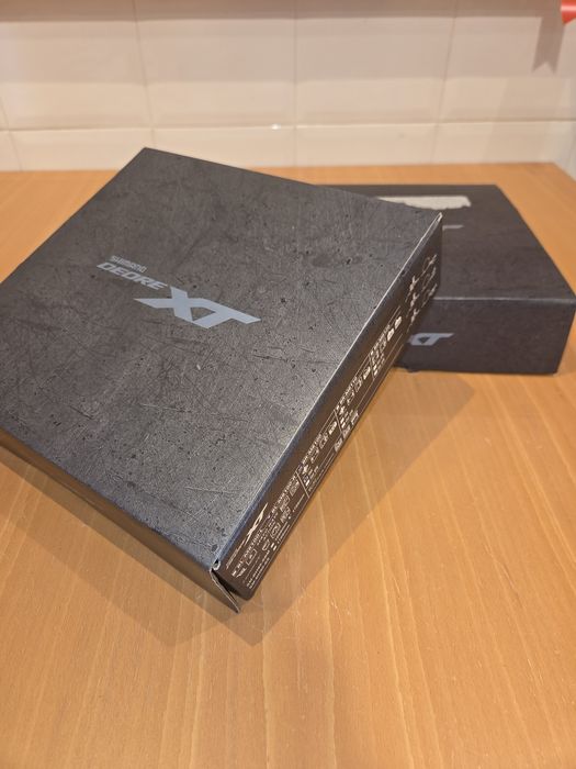 Travões Deore XT na caixa