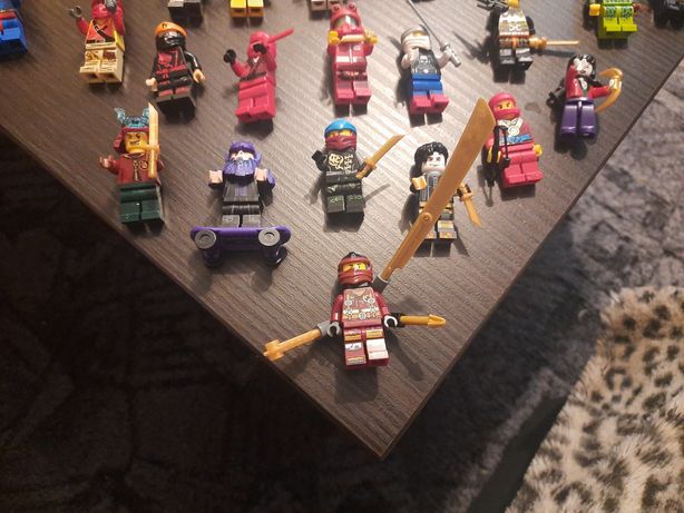 Figurki lego I inne 48 szt batman,supermen,minecraft,ninjago,city+broń