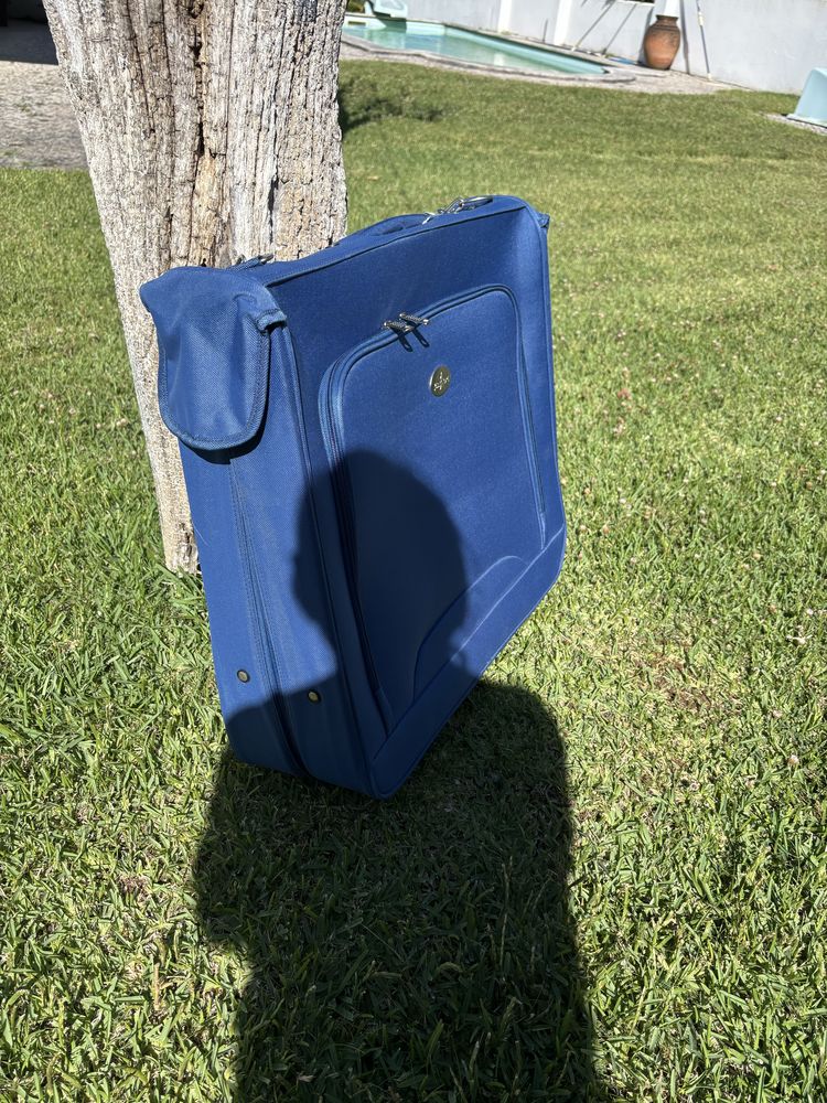Porta fatos novo. Impecável!