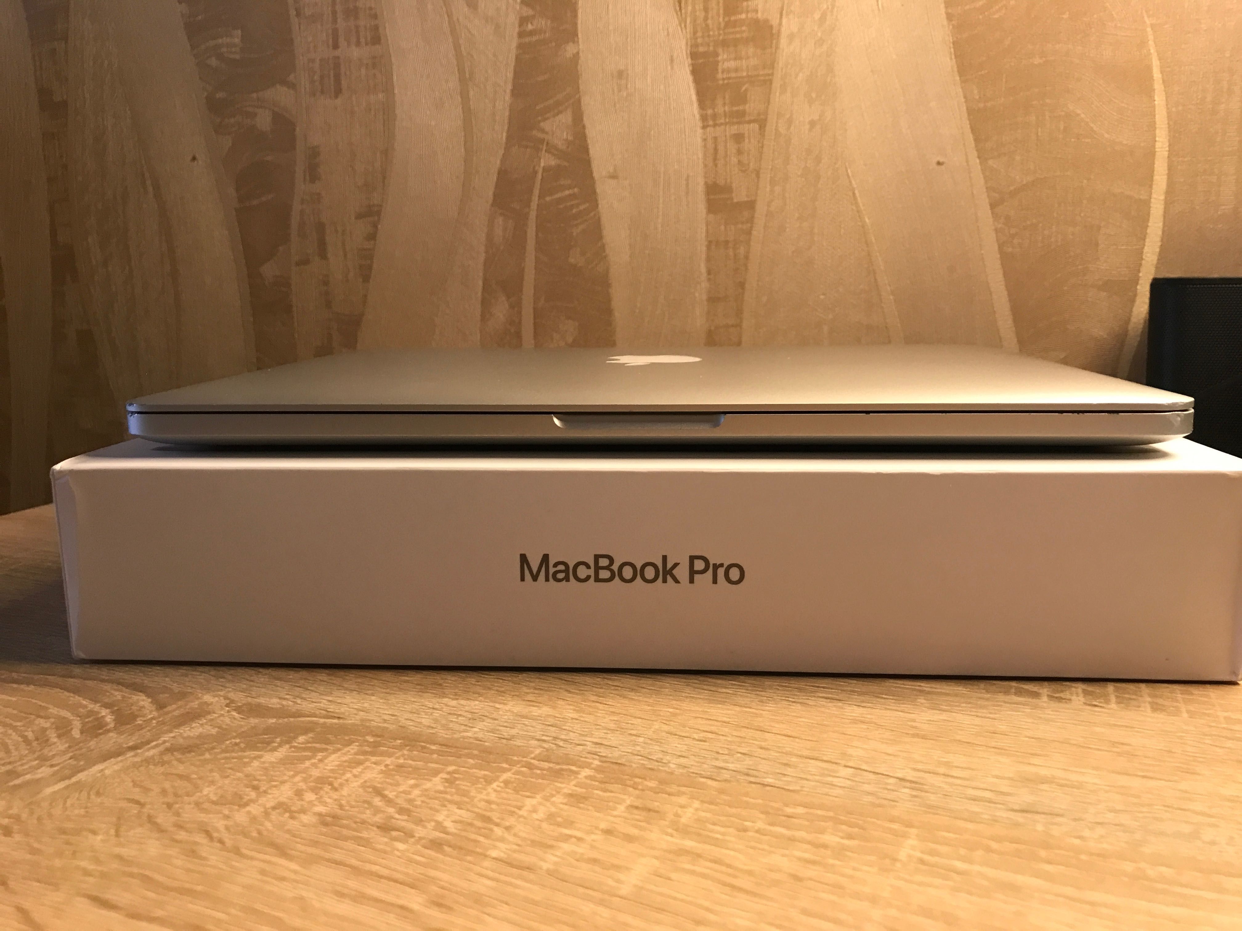 MacBook Pro Retina 13,3 / Intel Core i5 8 ГБ ОЗУ / 128 Gb