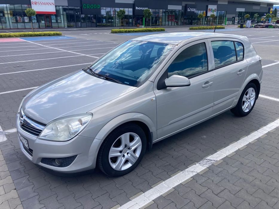 Opel Astra bezwypadkowy, polski salon, klimatyzacja automatyczna