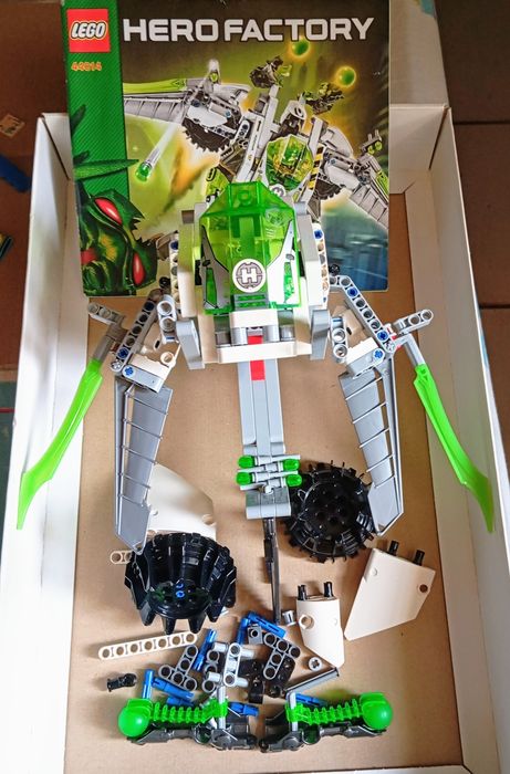 Lego 44014 Hero Factory incompleto.