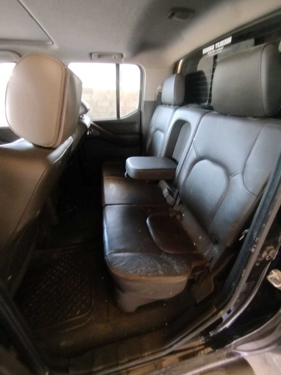 Сидіння сідушки Nissan Navara D40. Nissan Pathfinder R51