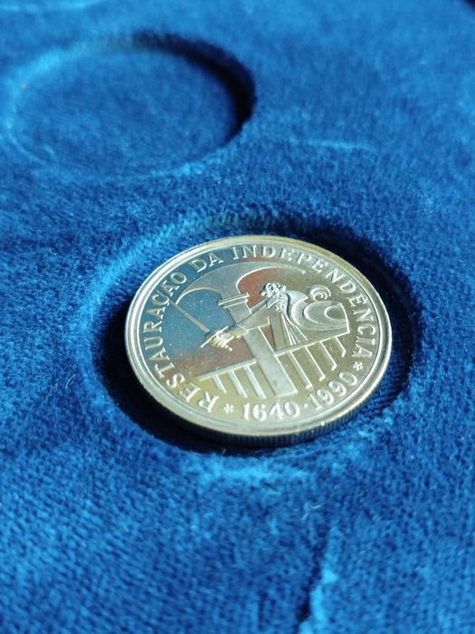 Moeda comemorativa de 100 Escudos- Restauração da independência