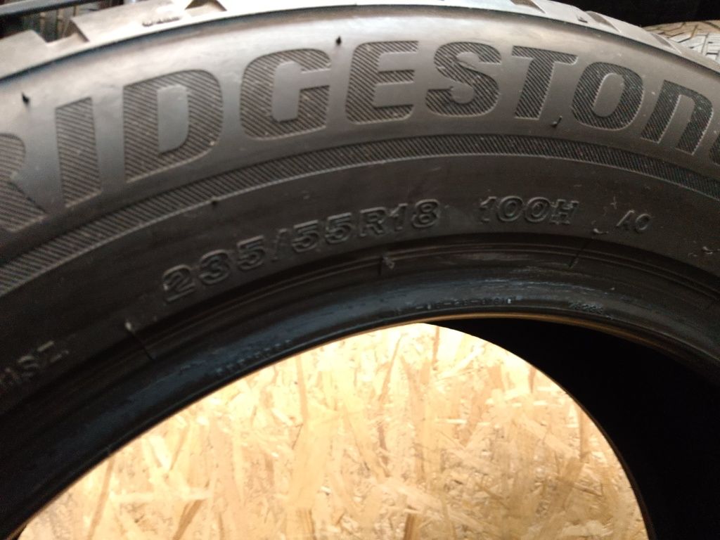 Пара зимних шин Bridgestone Blizzak LM 001 235/55 R18 AO 2020 рік