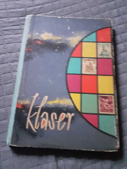 Stary Klaser ze Znaczkami Różnymi z klejem i bez ponad 100szt  PRL