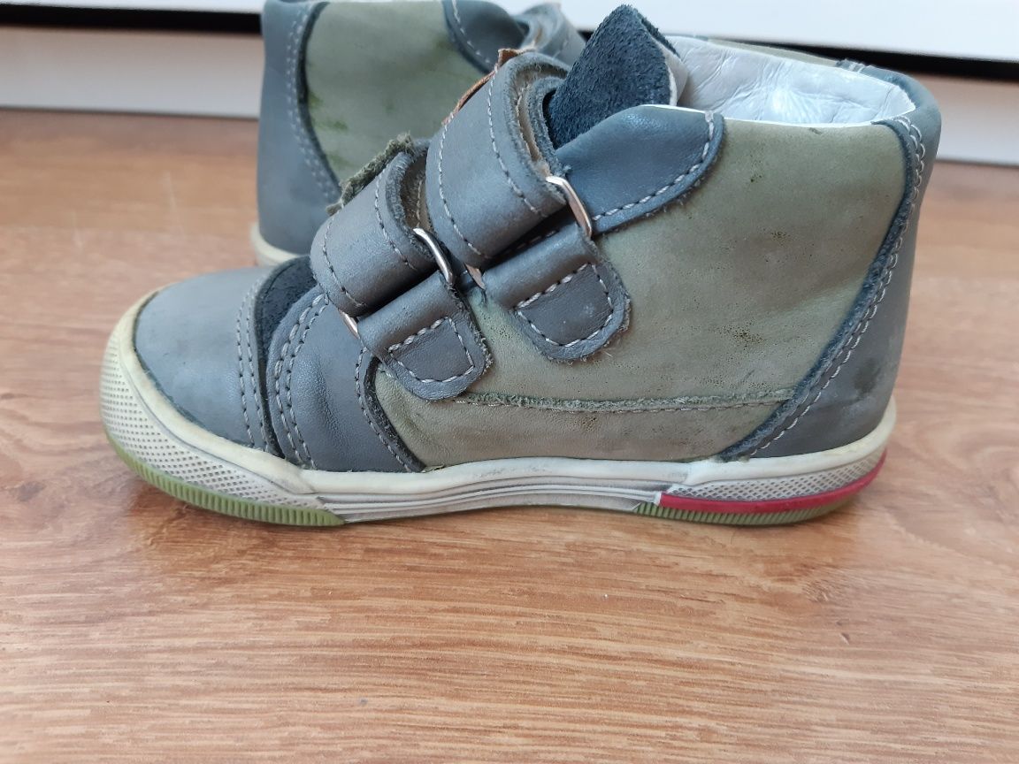 Buty półbuty przejsciowe adidasy wiosenne Mazurek skóra 22r  13.5 cm