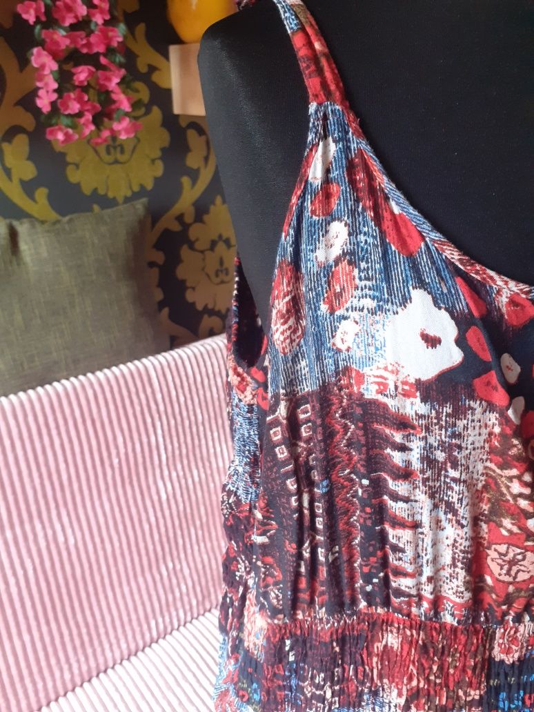Uzywana sukienka rozmiar 52/54 biust 140 cm