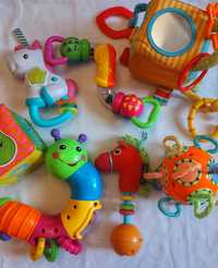 Дитячі іграшки для малюків
