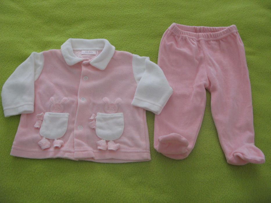 Conjunto de bebé (menina) – 0 a 1 Mês: