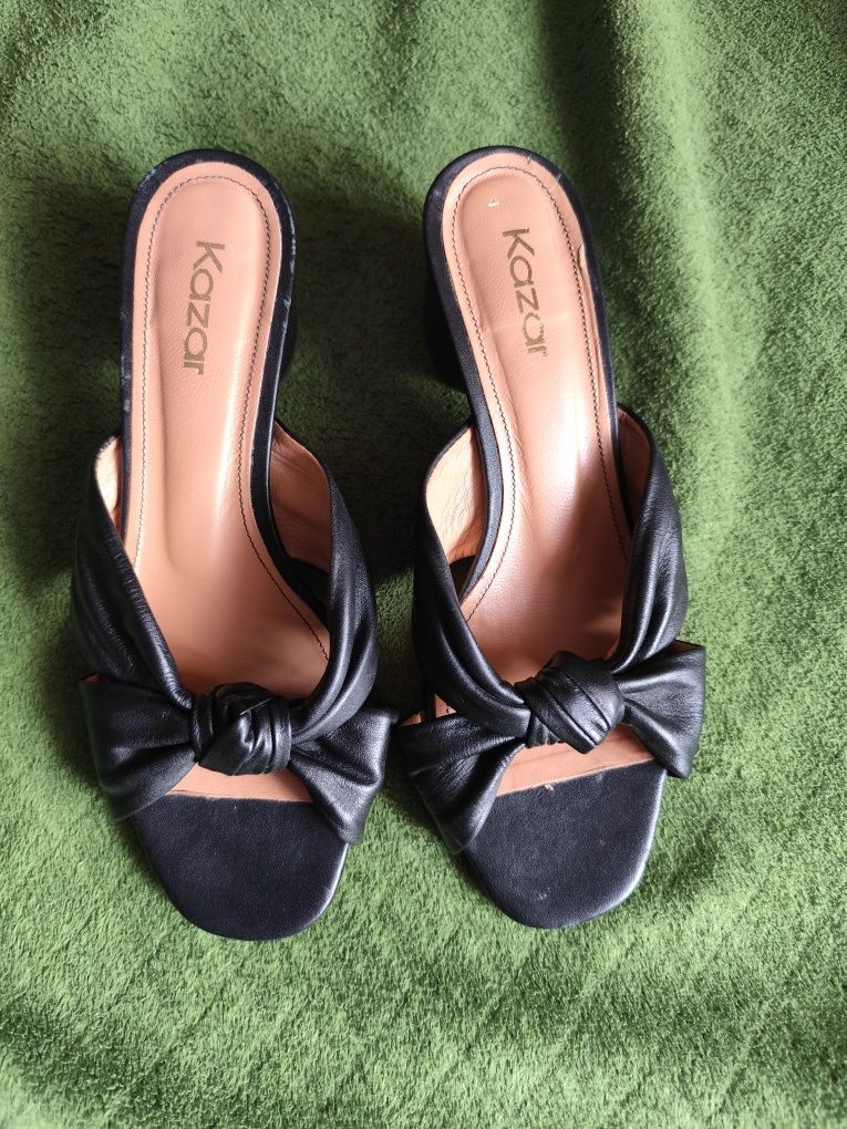 Buty na obcasie czarne