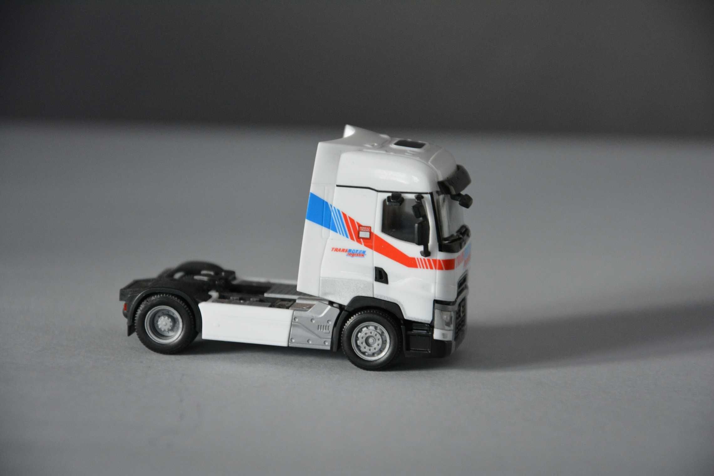 1:87 (H0) Herpa 312929 -  Ciągnik siodłowy Renault T - Transbozen (I)