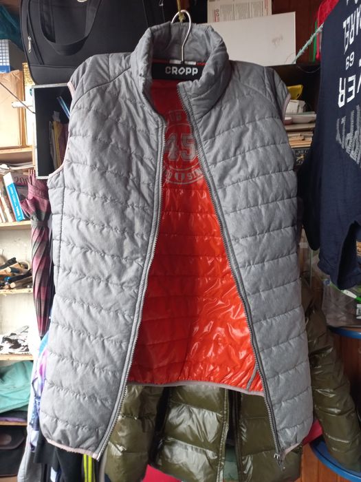 Продам  жилетку серый цвет