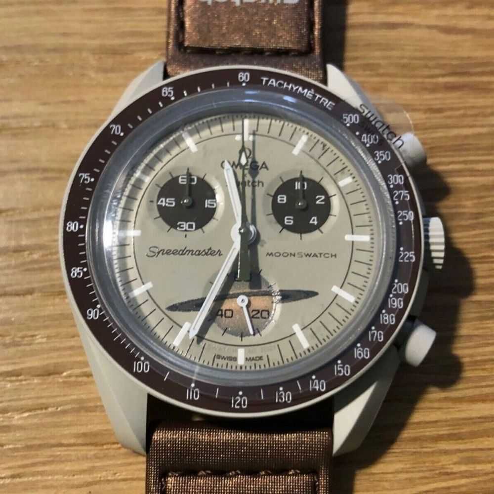 Omega x Swatch SO33T100 – Styl Kosmicznego Saturna