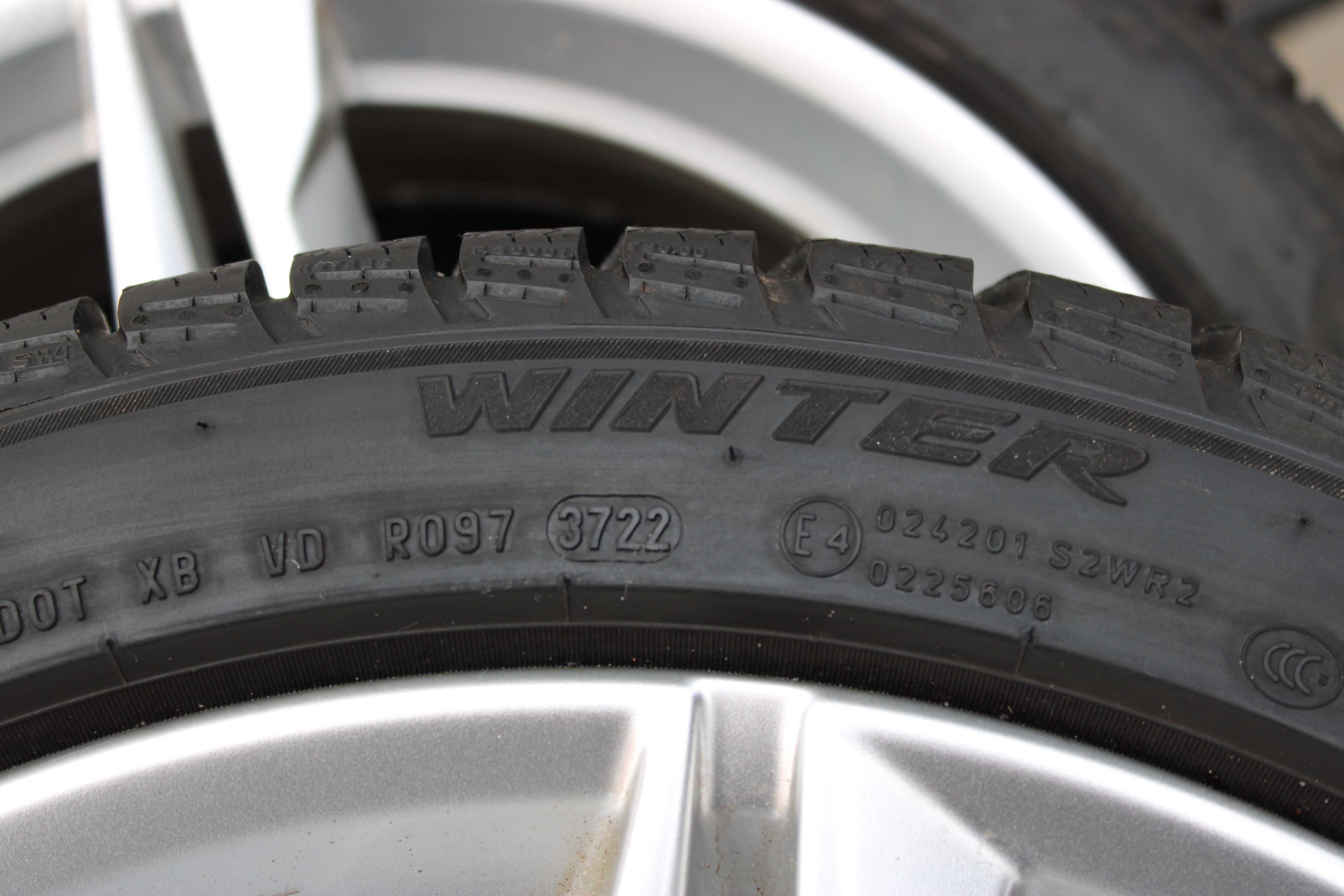 245/40R18 Pirelli Winter SottoZero 3 97V XL 2022r. 8mm