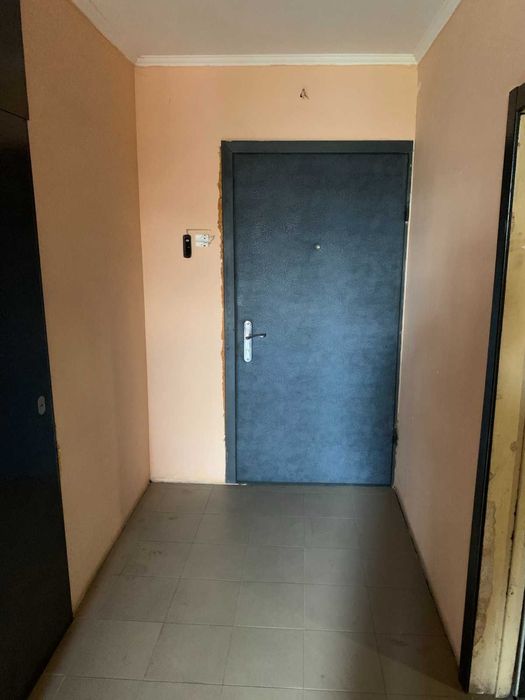 Двухкомнатная Ахматовой срочно продам