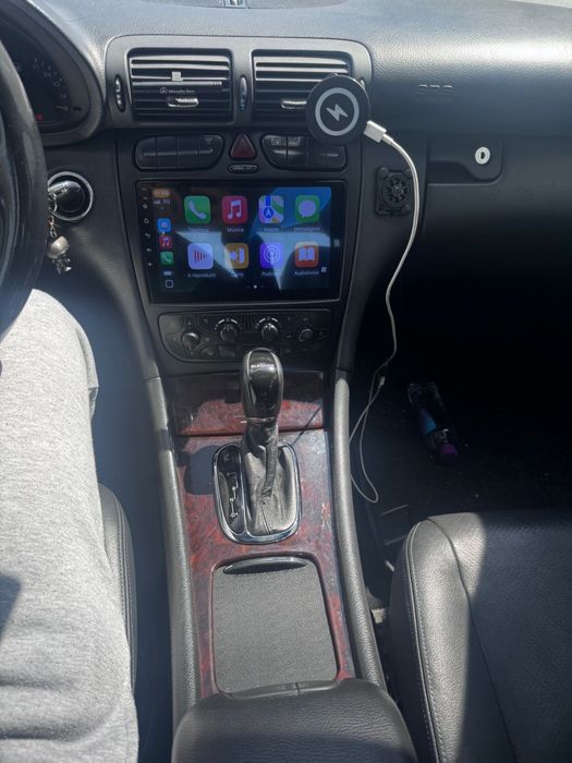 Mercedes C220 impecavel de mecanica, estofos em couro impecaveis