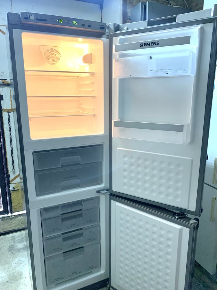 Холодильник Siemens