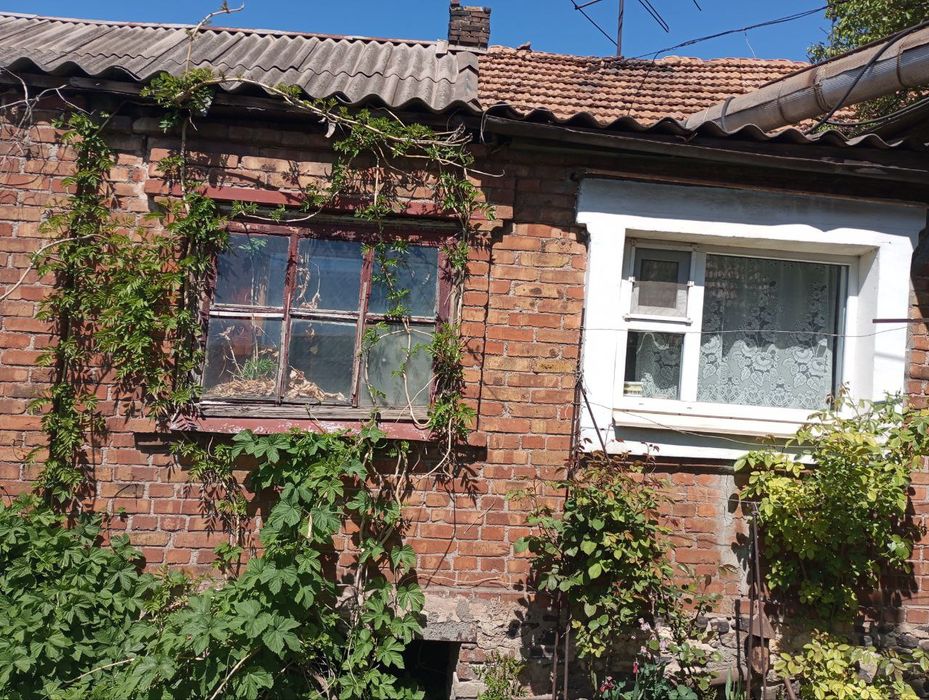 Продаю Або міняю(на квартиру 1 кімнатну,або авто)  будинок у Центральн