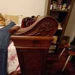 Cama antiga de encostar á parede.