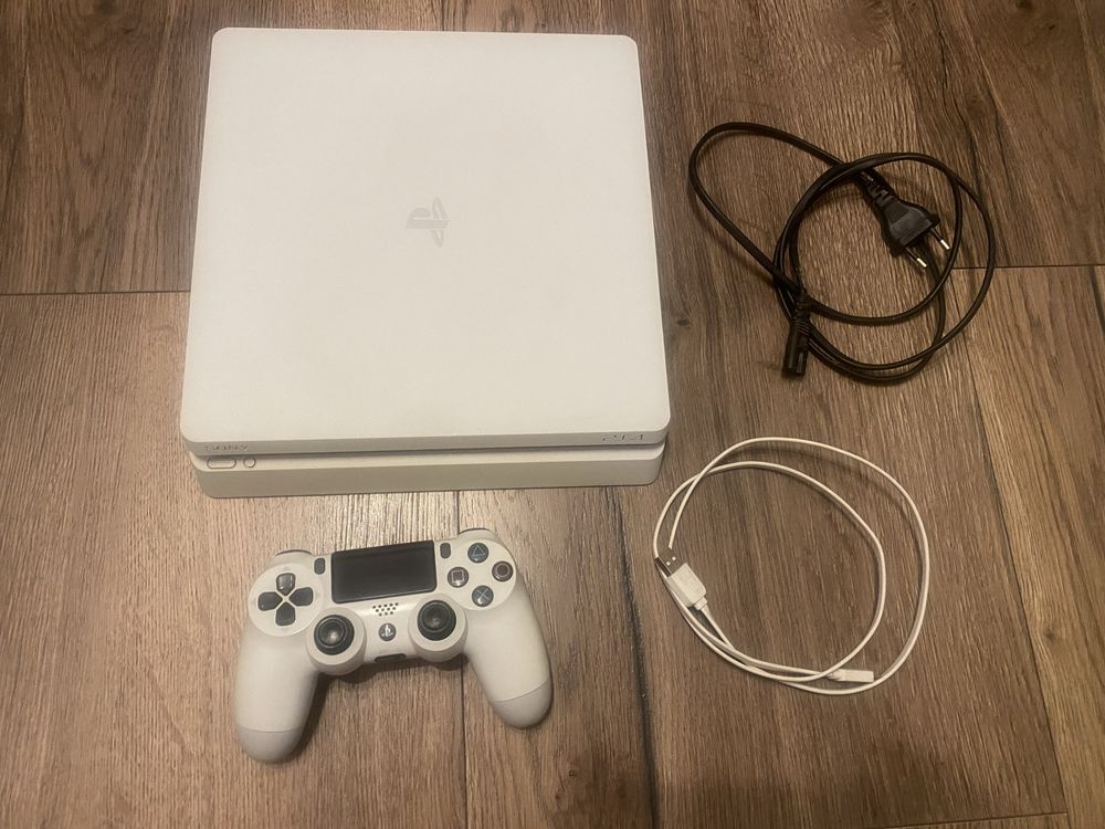 Sony PlayStation 4 slim 500Gb + pad