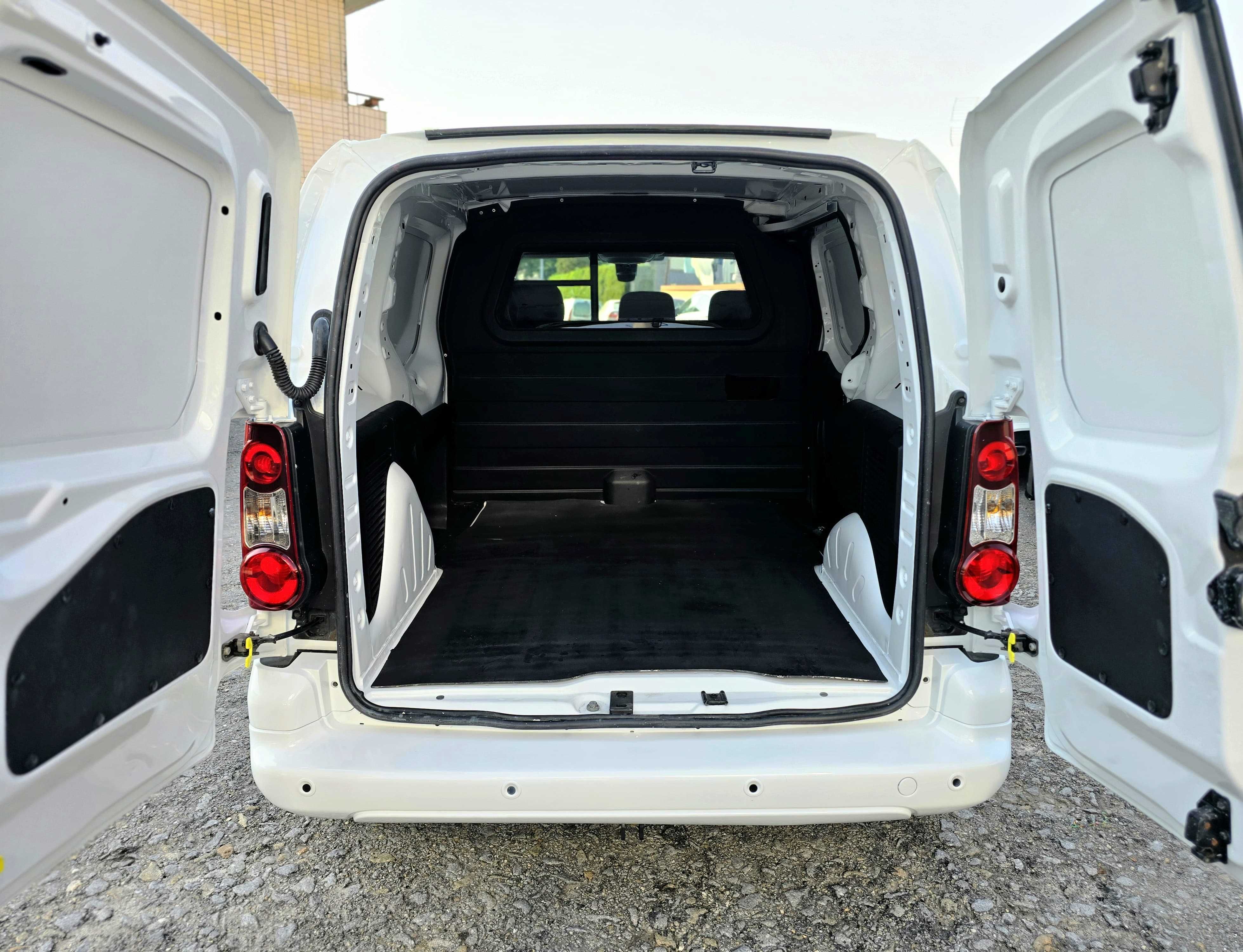PEUGEOT PARTNER L1 1.6HDI 100CV "AUTOMÁTICA" IVA DEDUTÍVEL