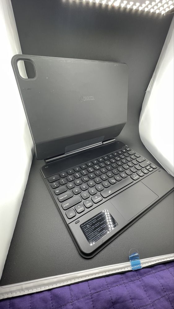 Etui z klawiaturą ESR do iPad Air 13'' QWERTZ (M2) 2024, iPad Pro 12