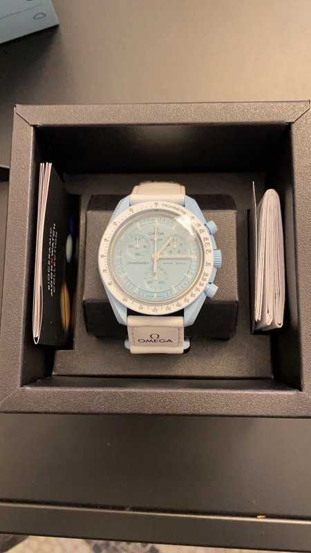 Omega x Swatch Moonswatch - SO33L100 - Mission To Uranus