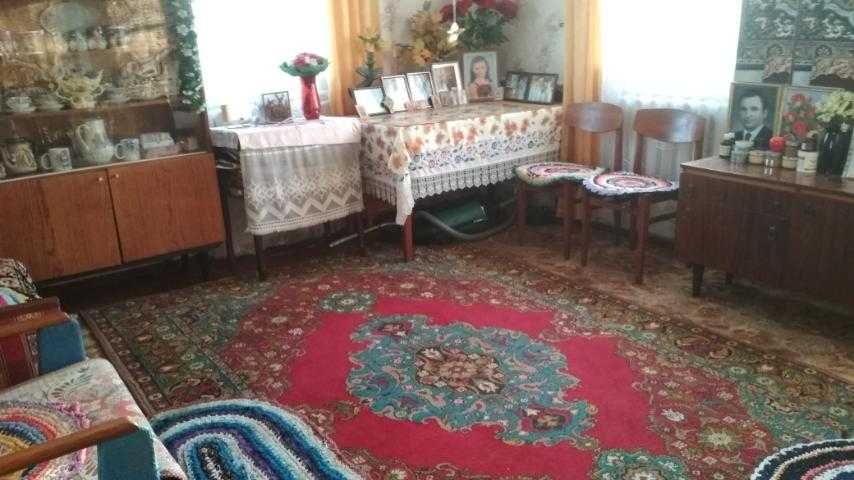 Будинок з господарськими будівлями с. Каленики, Полтавський район