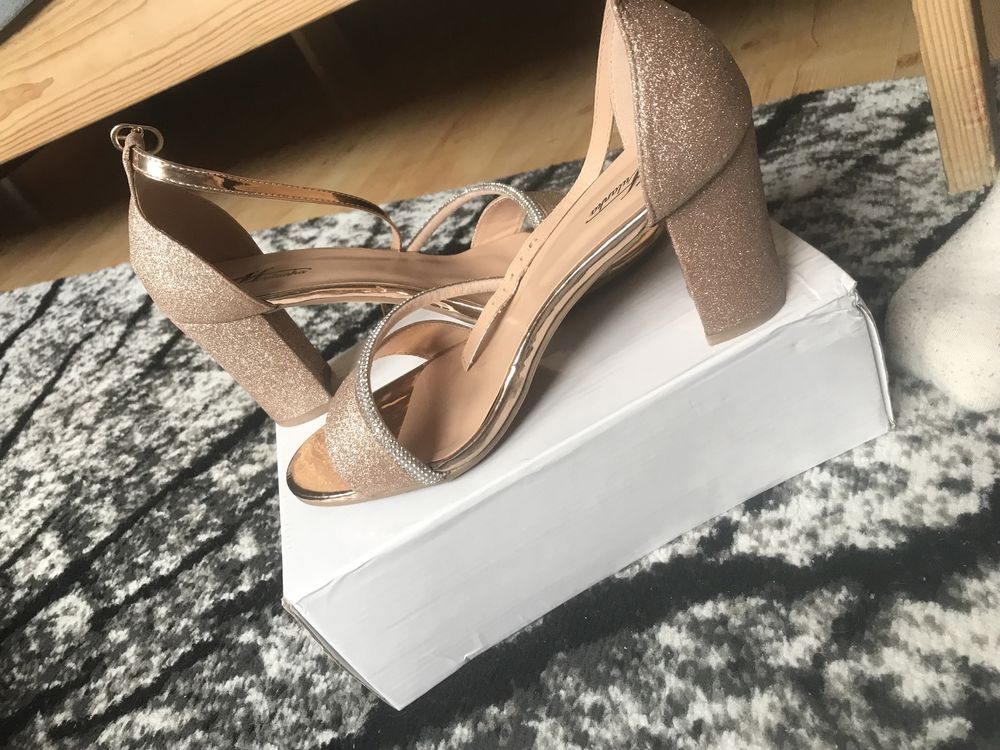 Buty na słupku 39 różowe złoto