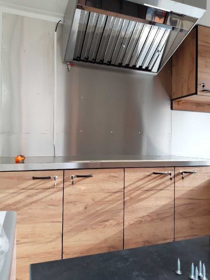 Przyczepa gastronomiczna wykonana w 2023roku  4,3x2,2x2,3