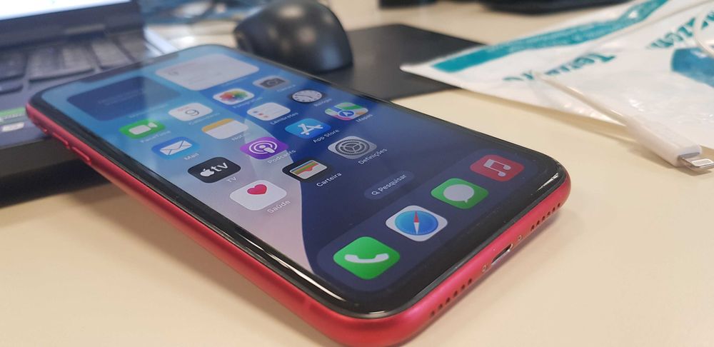 Iphone 11 64 GB vermelho
