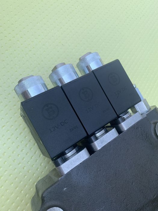 Гідророзподільник з електромагнітним керуванням Badestnost (оригінал)