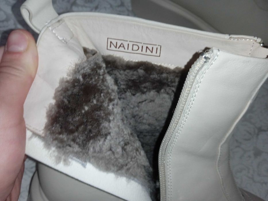 Чоботи з хутряною підкладкою бренду NAIDINI.