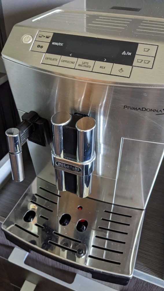 Кофемашина DeLonghi PrimaDonna S