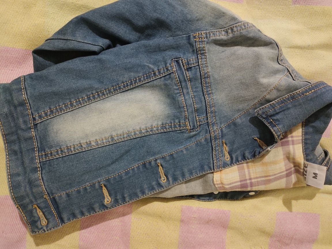 Стильна джинсова куртка р. М на ог 88-90см