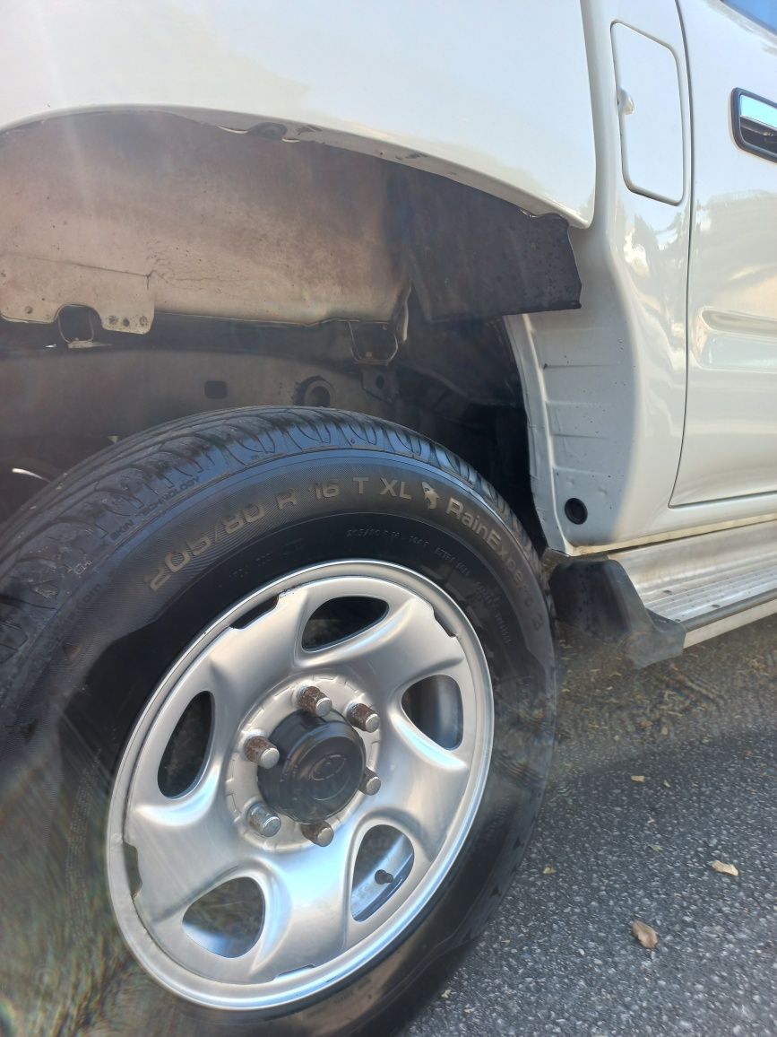 Toyota Hilux Tracker 4x4