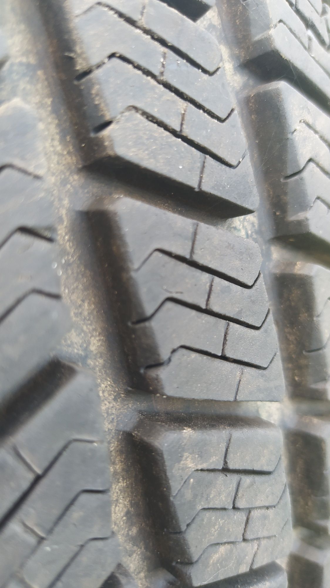 Opona zimowa Barum Polaris 3 225/70 R16