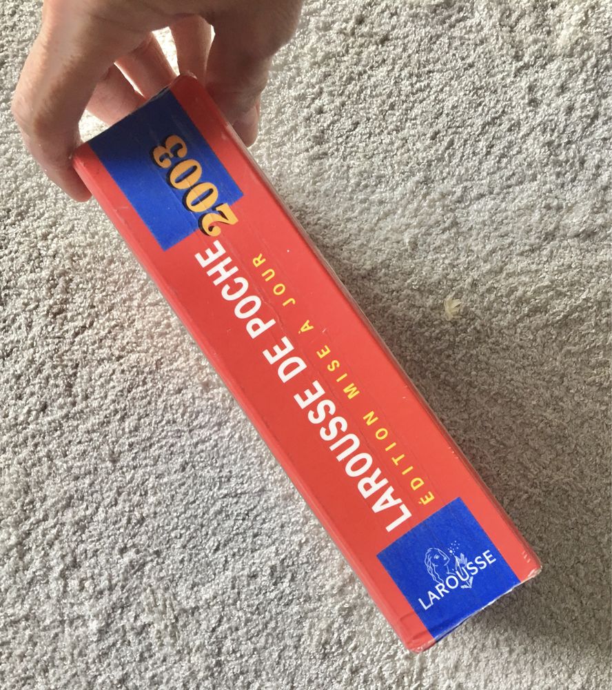 Dicionátio francês Larousse
