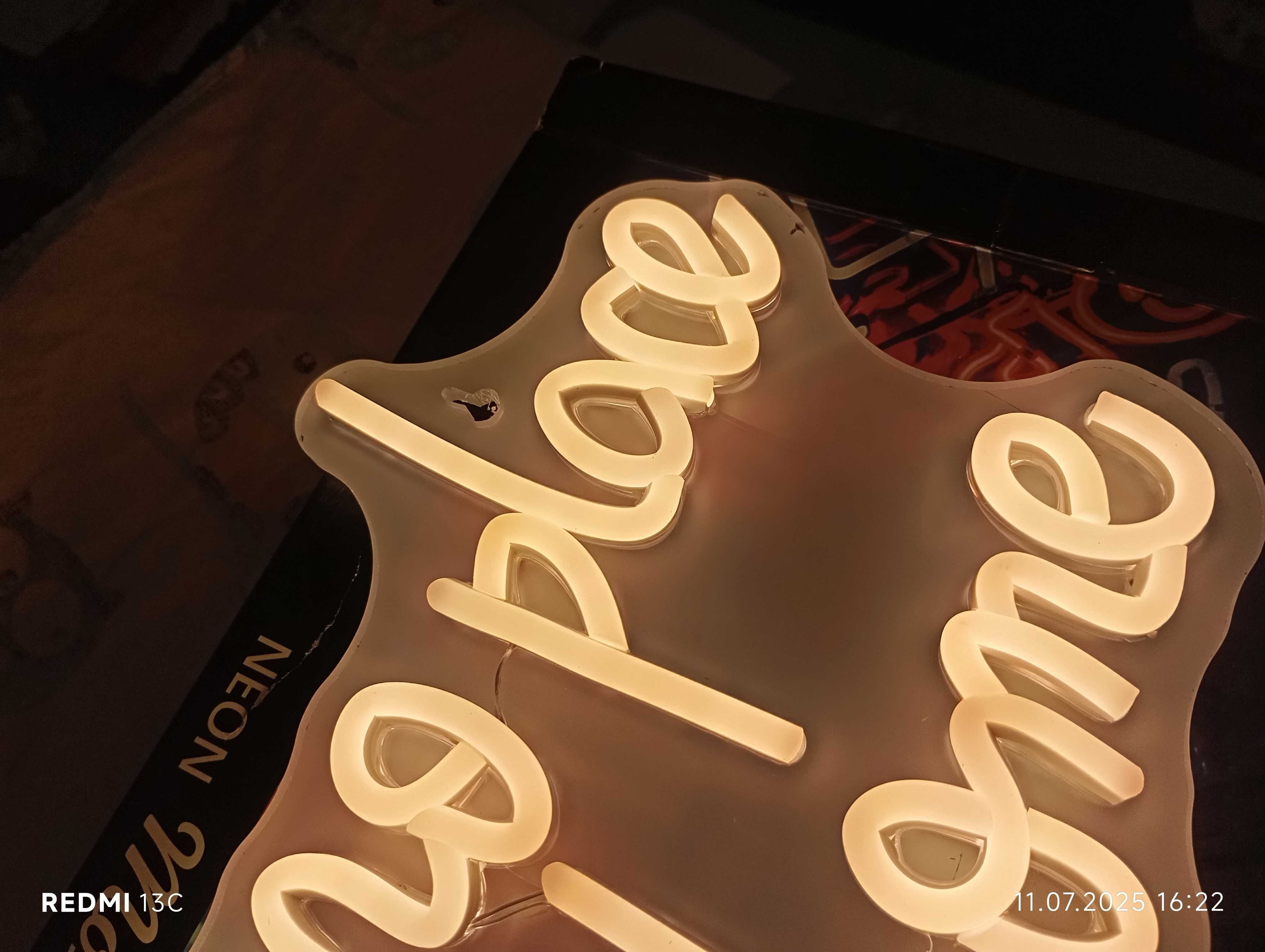 Neon LED Dekoracyjny THERES NO PLACE LIKE HOME Biały Ściem 42x24cm USB