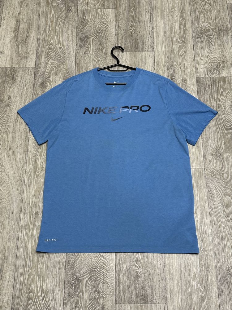 Футболка Nike Pro