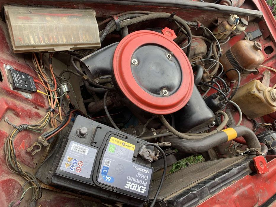 Авто-мобіль ВАЗ-2104