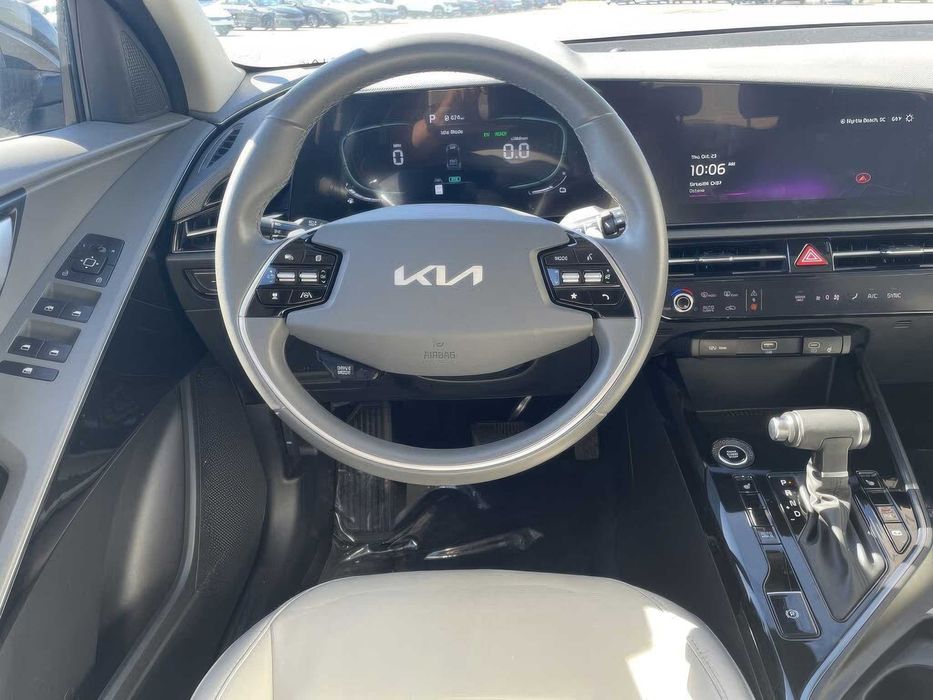 Kia Niro EX      2023
