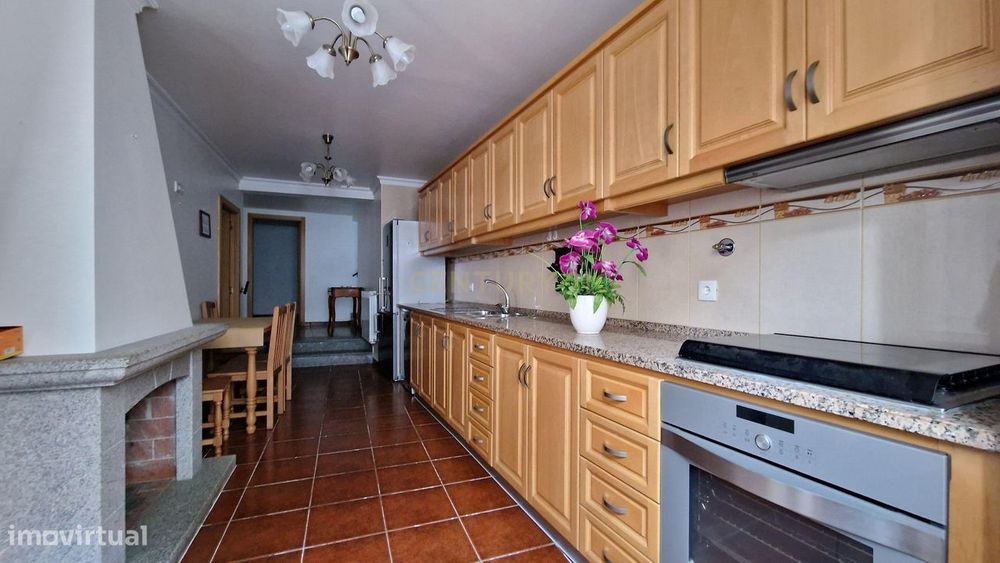 Moradia em banda em Midões - Tábua