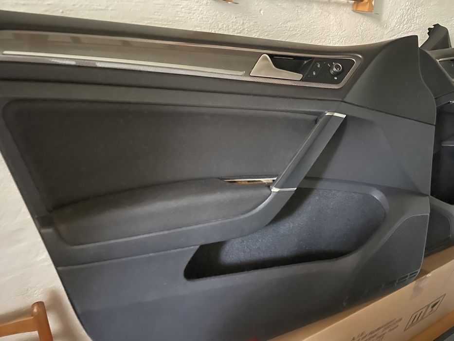Карти дверні Golf Alltrack 7.5 карбон