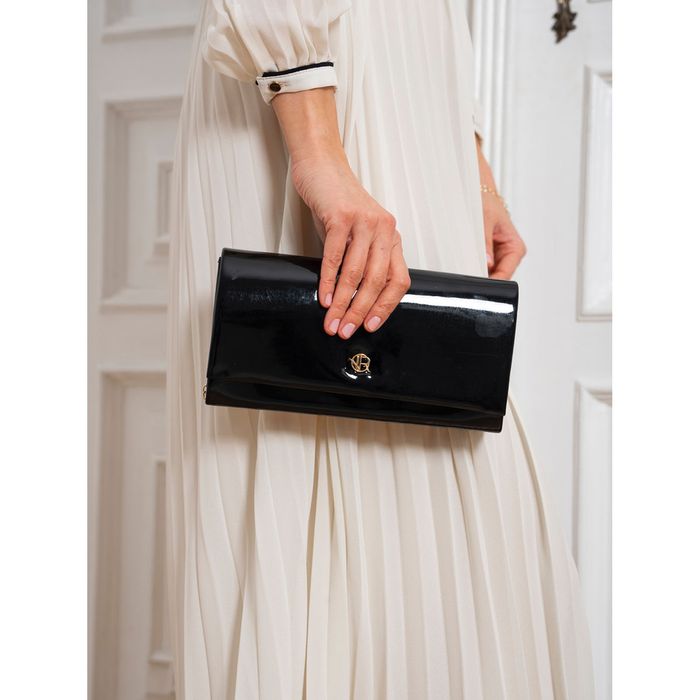 czarna, lakierowana kopertówka damska ze skóry ekologicznej