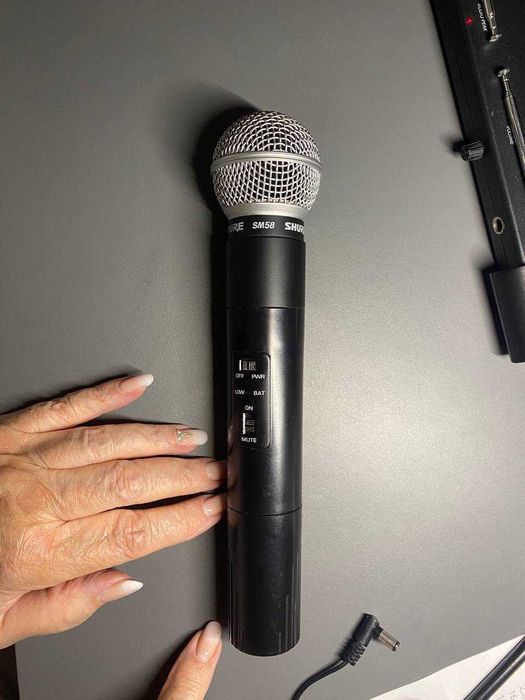 Продам радио микрофон SHURE SM-58 ( original Mexico)