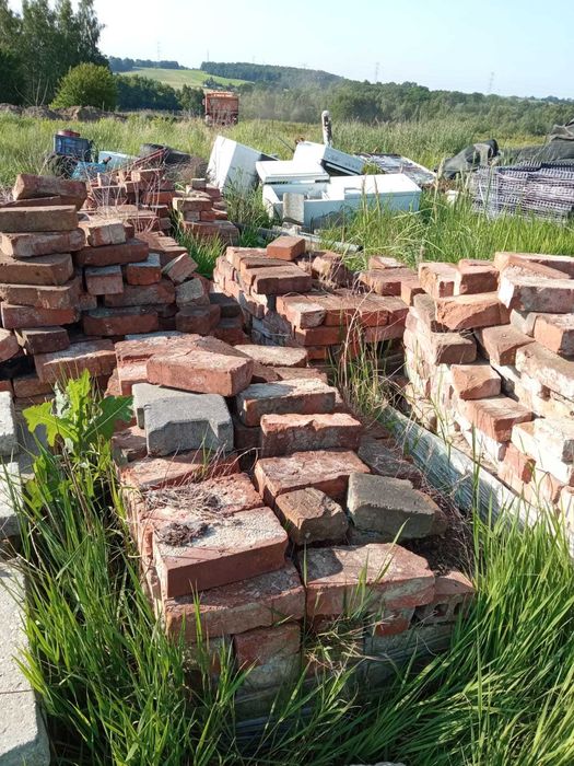 Cegły cegła rozbiórkowa